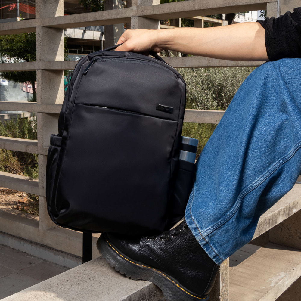 Dott: mochila ligera y funcional para tu rutina escolar