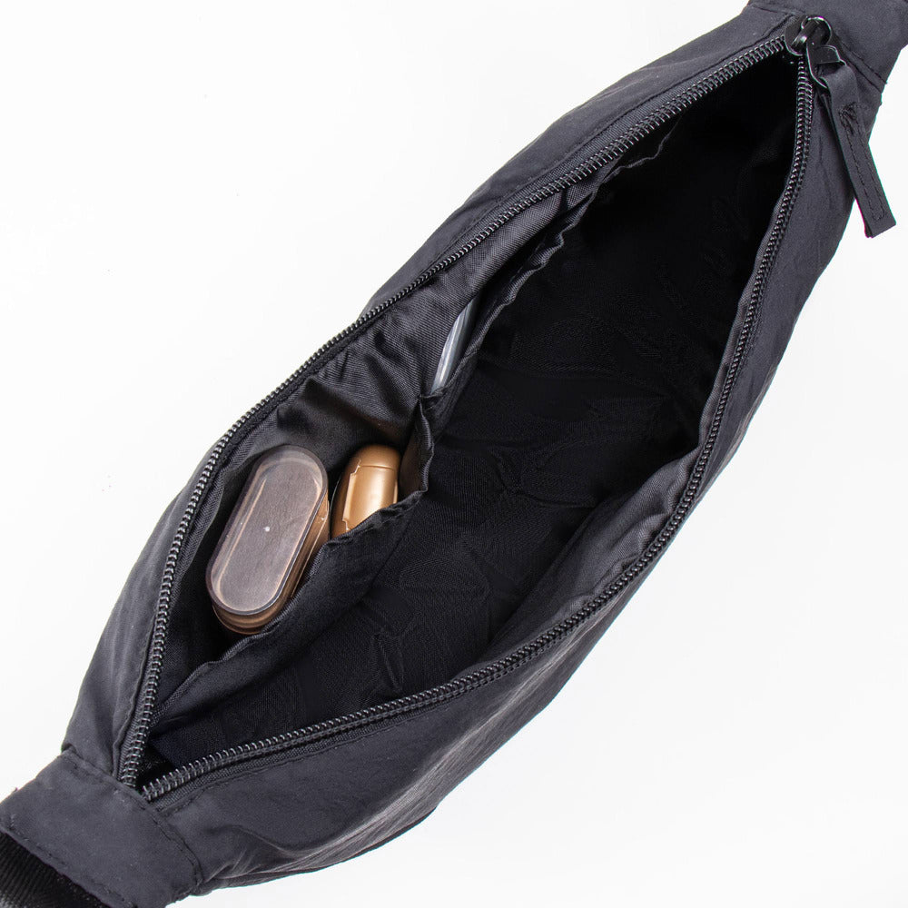 CROSSBODY KORA Bolsa Compacta Cool Capital Negra