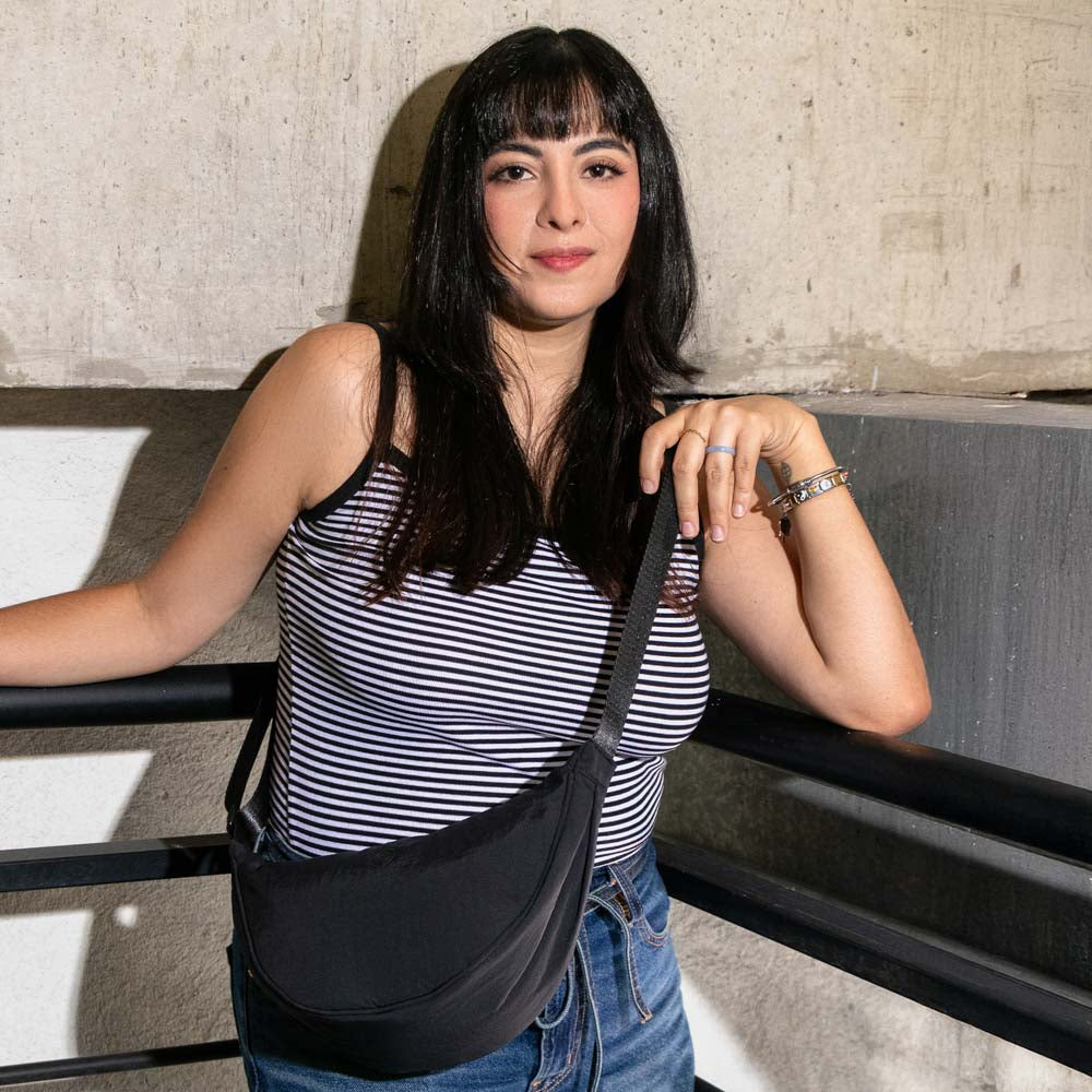 CROSSBODY KORA Bolsa Compacta Cool Capital Negra