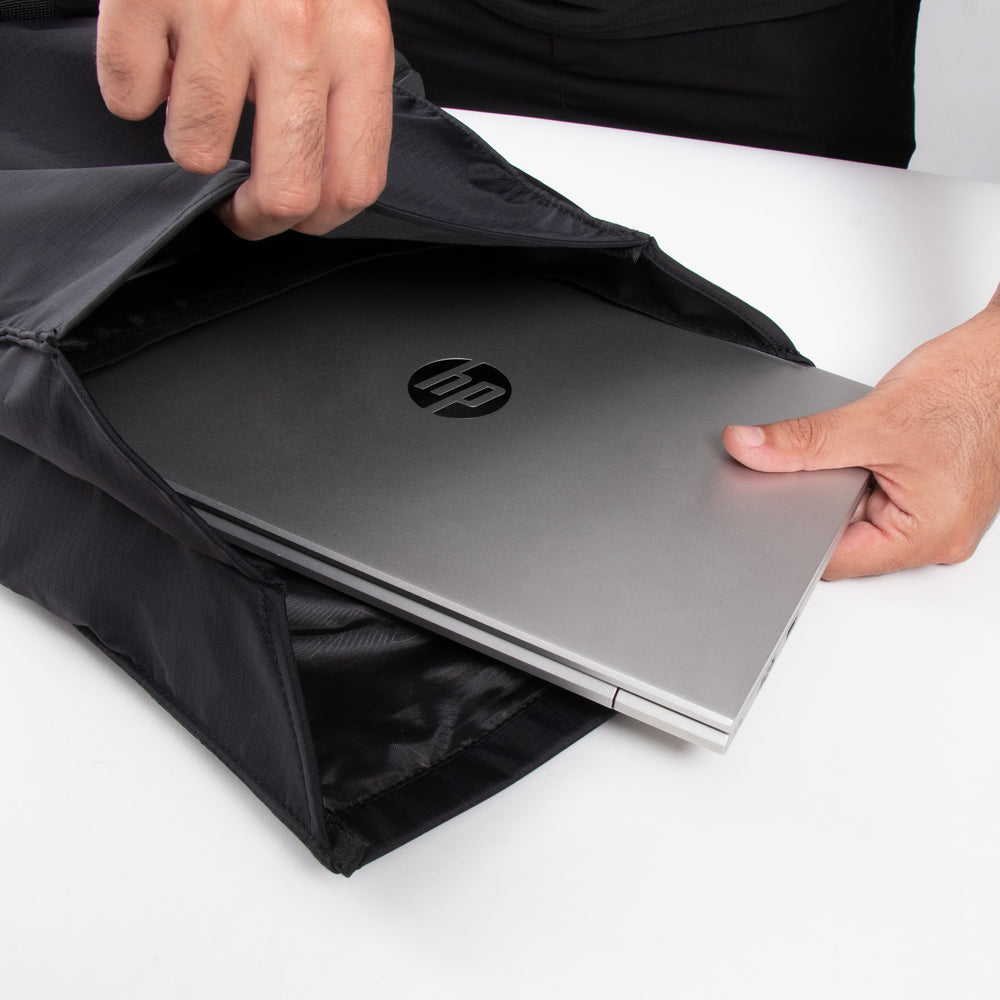 MOCHILA RIZZ Laptop 15.6" Cool Capital Negro