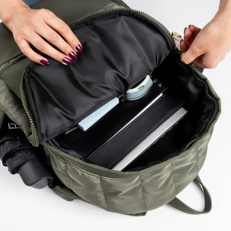 Mochila Fuji: Laptop 15.6", Banda para Equipaje, Verde