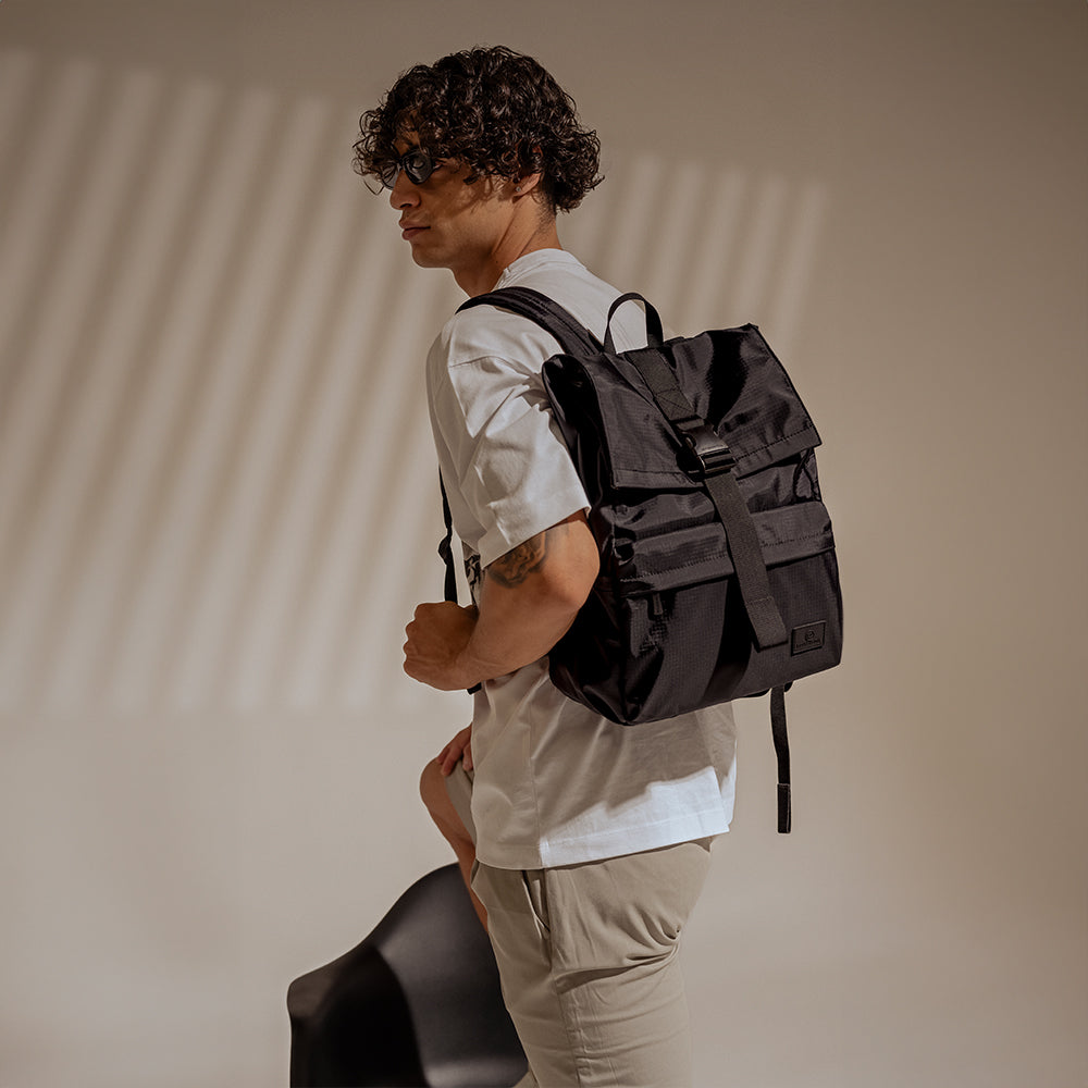 MOCHILA RIZZ Laptop 15.6" Cool Capital Negro