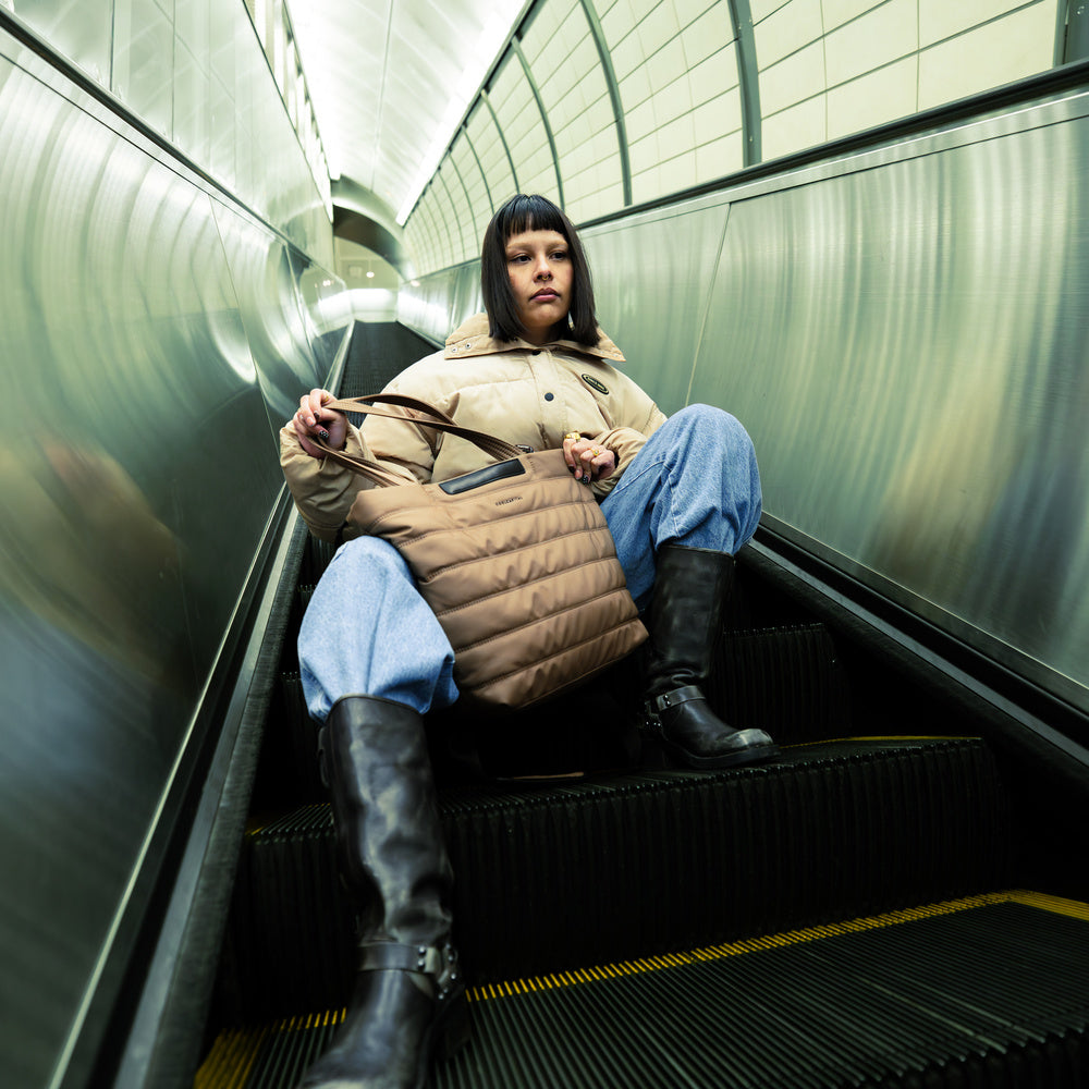 BOLSA TOTE BAG SORA Laptop 13" Cool Capital Cafe