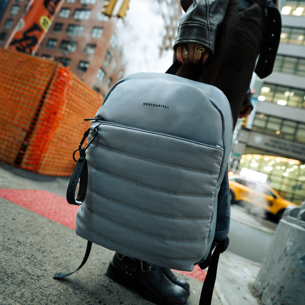 MOCHILA SORA Laptop 15" Cool Capital Gris