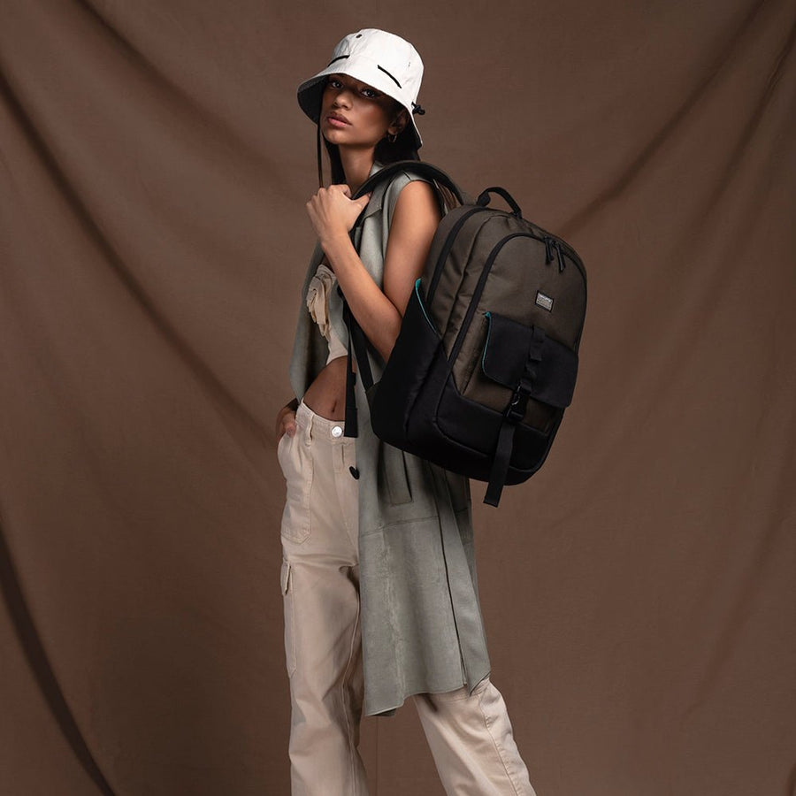 Combo Mochila RE3 Laptop 15.6" + Audifono Energy Sistem Eco